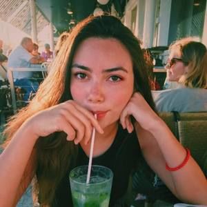 Meet your Posher, Maya alexandra